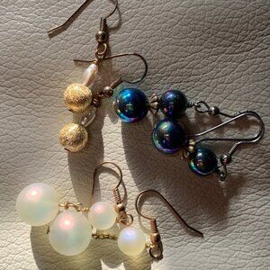 *HP* 3 beautiful pairs of earrings with french wires